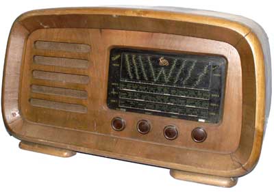Italradio Radio Prodotti K (Torino-Italia)
Ricevitore Eterphon K125 S (1945/50).
Altoparlante elettrodinamico
Alimentazione 110-220 volt c.a.
Mobile in noce chiaro. Dim.: 735x400xh260 mm.
