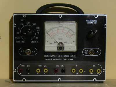 Dal 1956
Tester mod. S.E.22 (2000 Ohm/Volt). Corso Radio Stumenti. Misure di tensioni e corrento ac-dc, resistenze.

