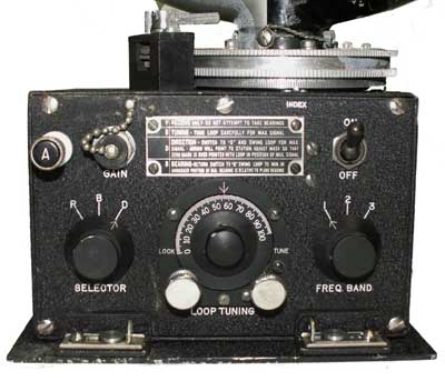 Bendix Radio Corp. (USA);Mod.: CRR-50061; (1942)
Tipo: Radio direction finding equip.      
Gamme: 200/1600 Kcs. (in tre campi 200/400-400/800-800/1600 Kcs)
Valvole: si (tipo n.d.)
Alimentazione: c.c. 12/24 V-3/15 A
Mobile: In metallo nero 
Dim.: 174 x 167 h 197 mm.


