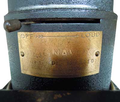 Altoparlante Magnavox R3-D (1924) USA
Una rudimentale regolazione della intensità sonora.
