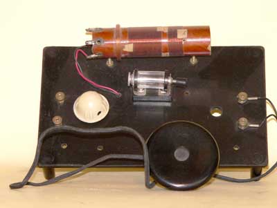 Corso anno 1952
Montaggio di una radio a galena.
