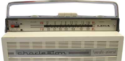LESA fonovaligia  mod Charleston (1965/70)
Radio giradischi portatile a transistor (O.M. e F.M.).
Alimentazione a pile 2x4,5 volt
