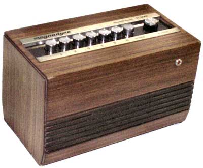 Magnadyne (I); Mod.: R 4001; (1970)
Tipo: Ricevitore per filodiffusione
Gamme: 6 canali prefissati
Transistor: si
Alimentazione: : c.a. 110–220 V
Mobile: in legno
Dim.: 240 x 130 h 150 mm.
Nota: Questo apparecchio veniva prodotto per Magnadyne  da WattRadio

