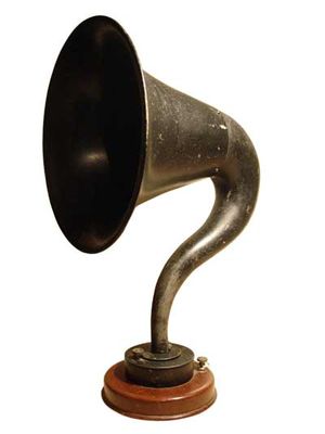 Altoparlante S.G. Brown (1923) UK
Tromba in alluminio e base in legno.
Peso netto 2,2 kg.
